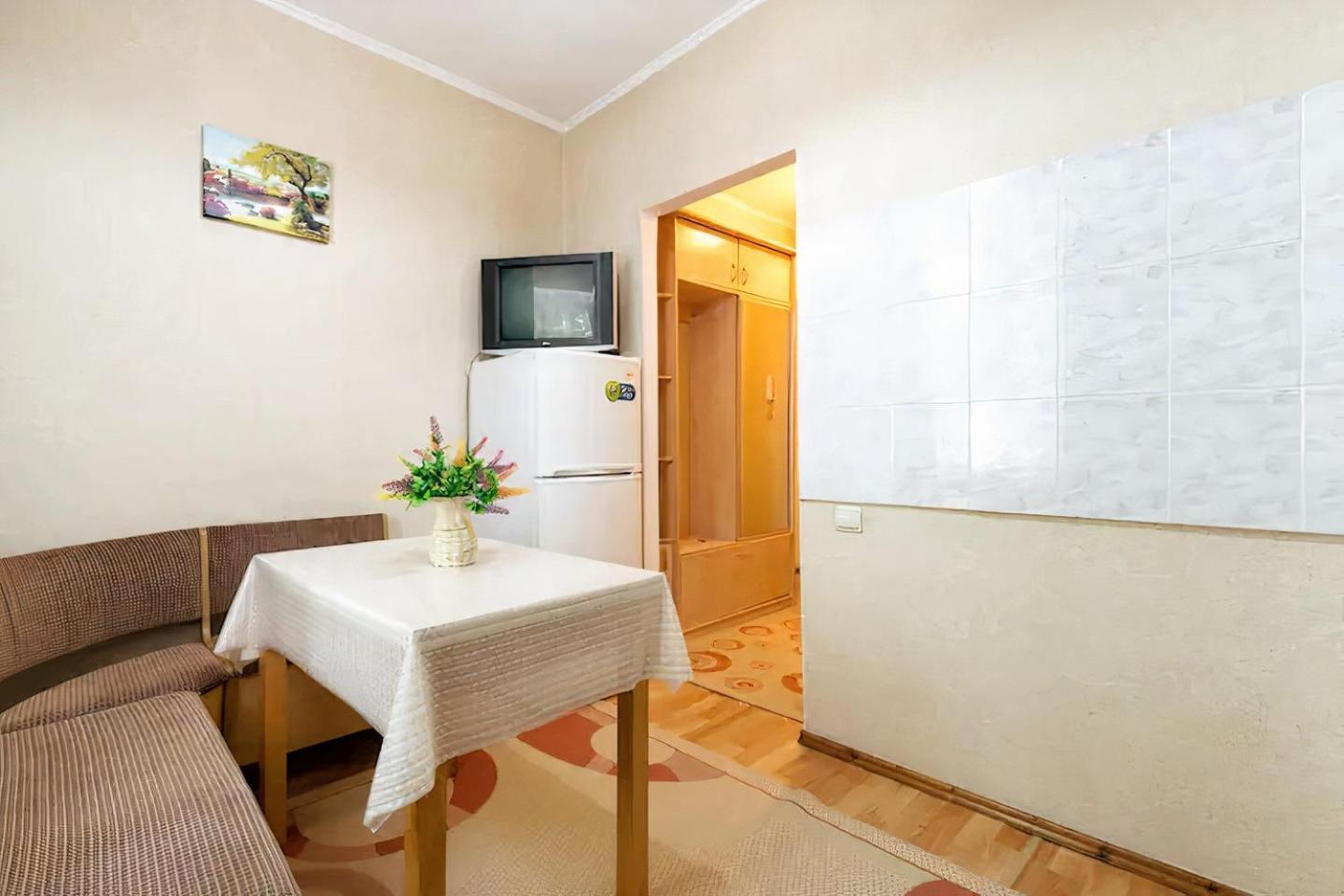 Nadezhda Apartments On Zhibek Zholy Avenue 33 Almaty Extérieur photo