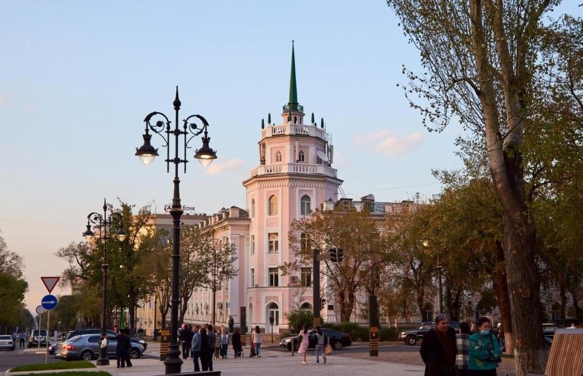 Nadezhda Apartments On Zhibek Zholy Avenue 33 Almaty Extérieur photo